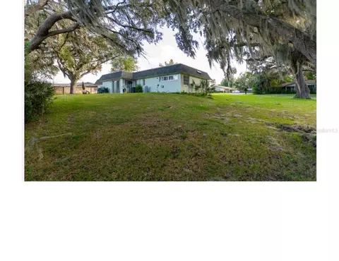 Exterior - 27 Emerald Dr, Ocala, FL 34472 photo 6 of 8