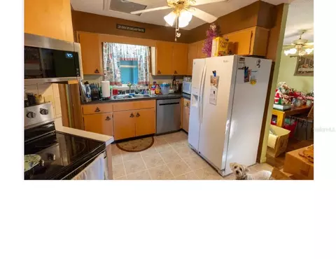 Kitchen - 27 Emerald Dr, Ocala, FL 34472 photo 1 of 2