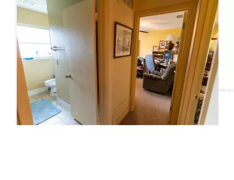 Entry Way - 27 Emerald Dr, Ocala, FL 34472 photo 1 of 2