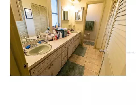 Bath - 27 Emerald Dr, Ocala, FL 34472 photo 2 of 4