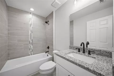 Bath - 26 Locust Run Cir, Ocala, FL 34472 photo 2 of 2