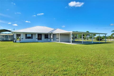 3826 Brooke Lakes Dr, Fort Meade, FL 33841