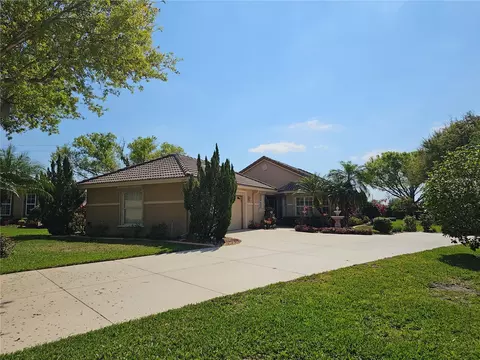 217 Lake Region Blvd S, Winter Haven, FL 33881
