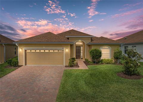 1414 Colonial Ct, Winter Haven, FL 33884