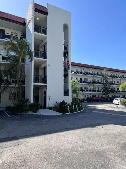200 El Camino Dr #314, Winter Haven, FL 33884