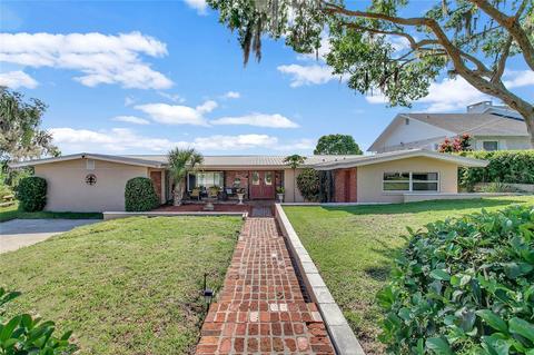 1202 W Lake Otis Dr SE, Winter Haven, FL 33880