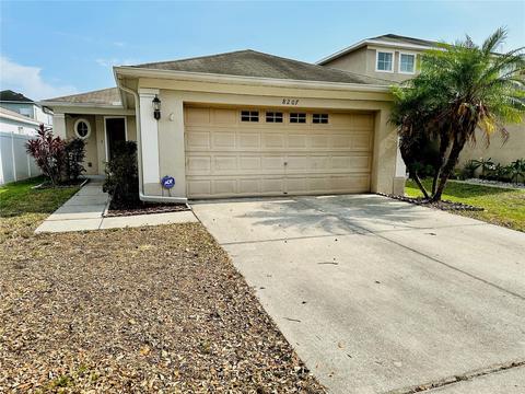 8207 Canterbury Lake Blvd, Tampa, FL 33619