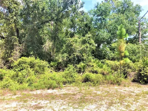 812 Camellia Dr, Indian Lake Estates, FL 33855