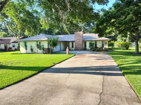 912 Van Dr, Auburndale, FL 33823