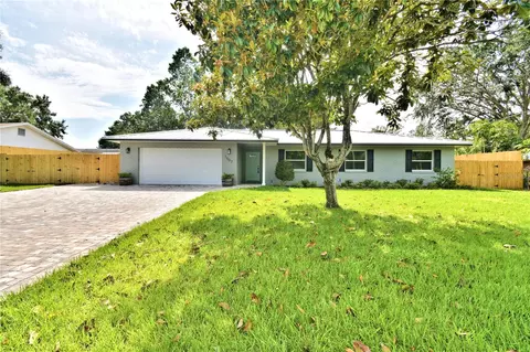 1607 Meadow Ln NE, Winter Haven, FL 33881