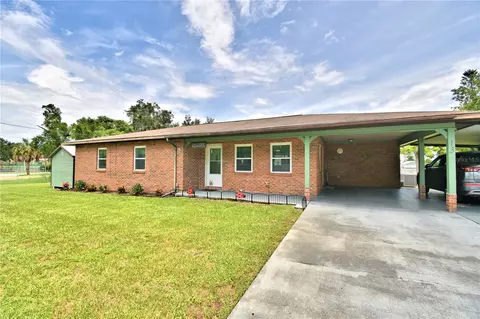 13 S Magnolia Ave, Frostproof, FL 33843