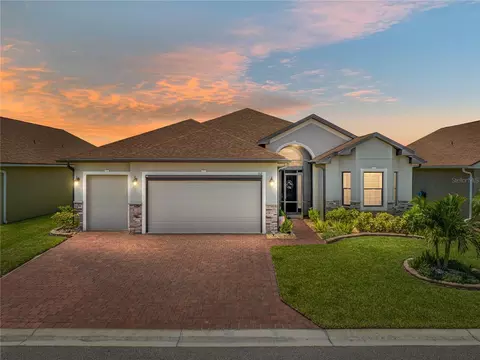 1112 Sawgrass Dr, Winter Haven, FL 33884
