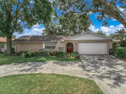 627 Sportsman Ave, Sebring, FL 33875