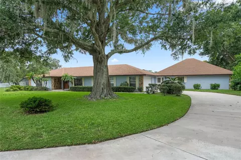 3325 Lakeview Dr, Winter Haven, FL 33884