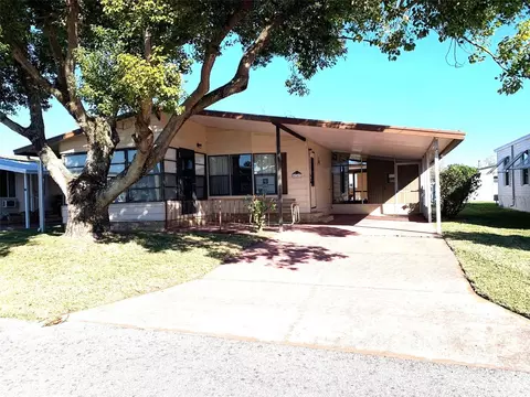 4247 Cedarwood St, Winter Haven, FL 33880