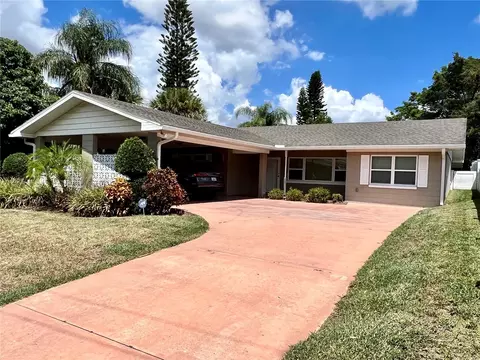 105 Suwannee Rd, Winter Haven, FL 33884