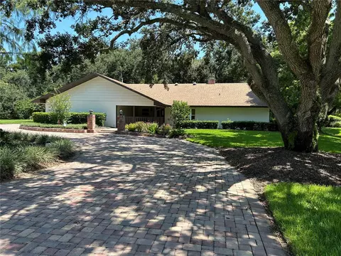 30 Vagabond Ln, Winter Haven, FL 33881
