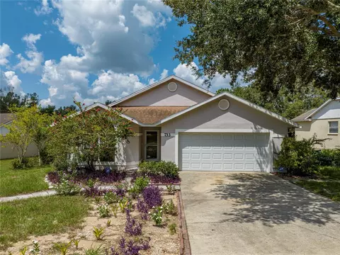 733 Hunt Dr, Lake Wales, FL 33853