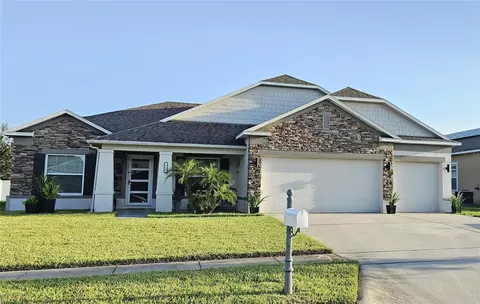 320 Gladesdale St, Haines City, FL 33844