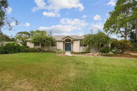 913 Hillside Ct S, Winter Haven, FL 33881