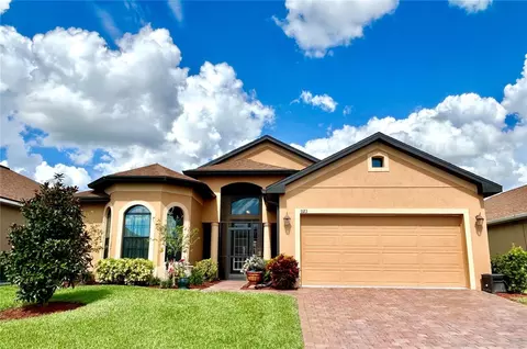 1123 Sawgrass Dr, Winter Haven, FL 33884
