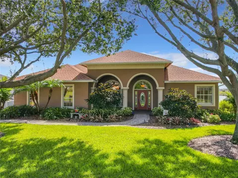 652 Hart Lake Dr, Winter Haven, FL 33884