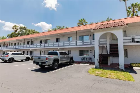 1100 Martinique Dr #203, Winter Haven, FL 33884