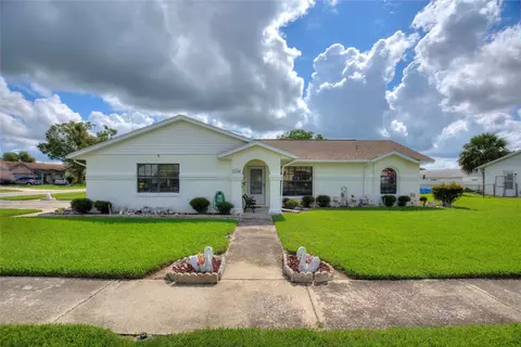7354 Applegate Dr, Zephyrhills, FL 33540