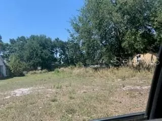 832 Center St, Waverly, FL 33877