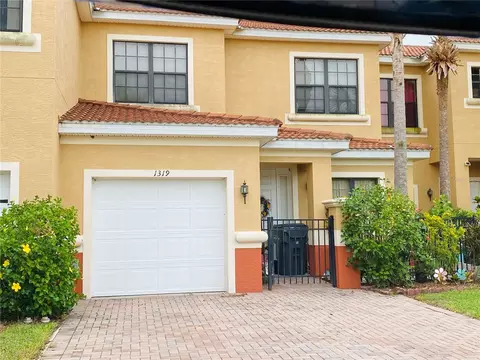 1319 Clove Dr, Kissimmee, FL 34759