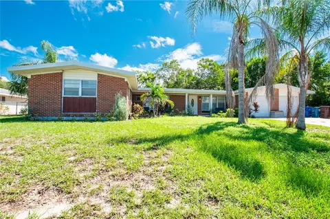 1168 Yarnell Ave, Lake Wales, FL 33853