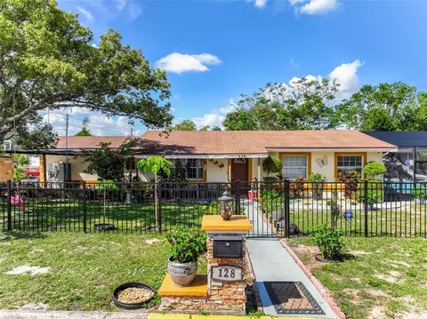 128 S 7th St, Haines City, FL 33844