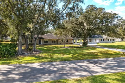 5817 Whispering Pnes, Lakeland, FL 33811