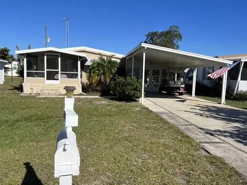 9072 Lake Point Blvd, Lake Wales, FL 33898