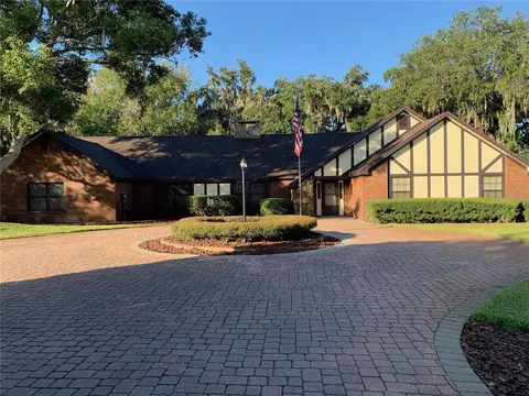 921 Crestview Dr, Auburndale, FL 33823