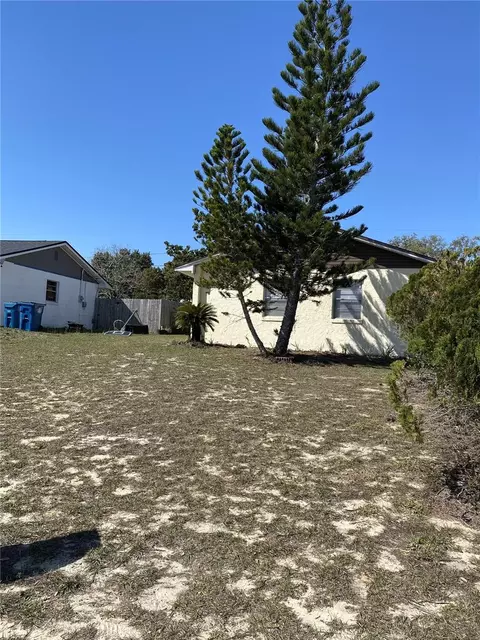 829 Brentwood Dr, Lake Wales, FL 33898