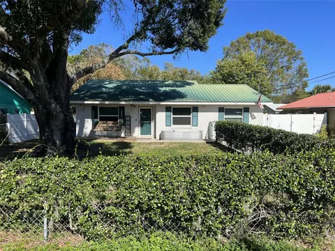 406 NE 5th St, Mulberry, FL 33860