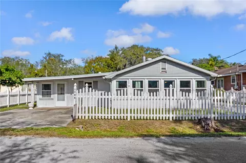 1408 1st St W, Auburndale, FL 33823