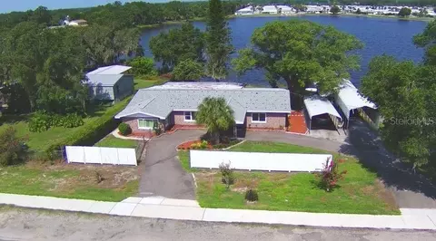 3153 Spirit Lake Rd, Winter Haven, FL 33880