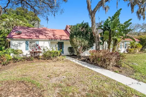 2349 Kings Point Dr, Largo, FL 33774