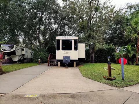 197 Longhorn Dr, Lake Wales, FL 33898