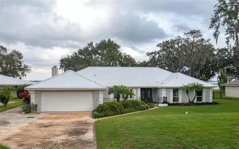 1090 W Lake Hamilton Dr, Winter Haven, FL 33881
