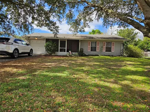 5921 Crews Lake Rd, Lakeland, FL 33812