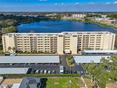 700 Mirror Ter NW #310, Winter Haven, FL 33881
