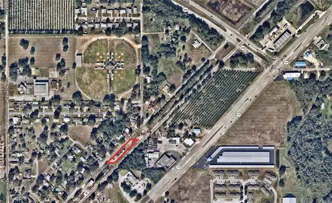 750 NW 3rd St, Eagle Lake, FL 33839