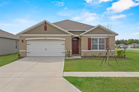 698 Squires Grove Dr, Winter Haven, FL 33880