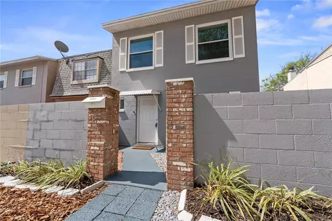 10016 Oak Hill Dr, Temple Terrace, FL 33617