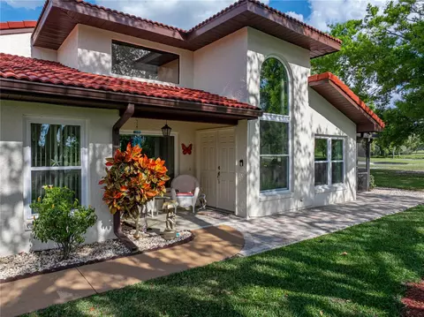 2728 Clubhouse Dr, Lake Wales, FL 33898