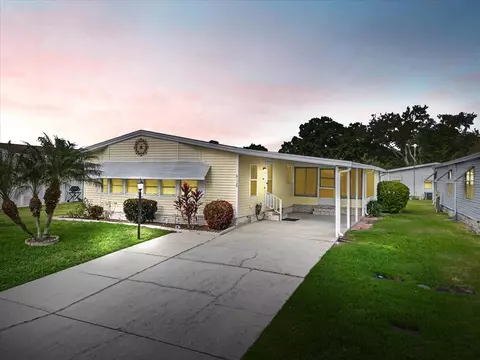 6126 Grand Oaks Dr SE, Winter Haven, FL 33884