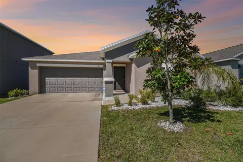 1810 Broad Winged Hawk Dr, Ruskin, FL 33570